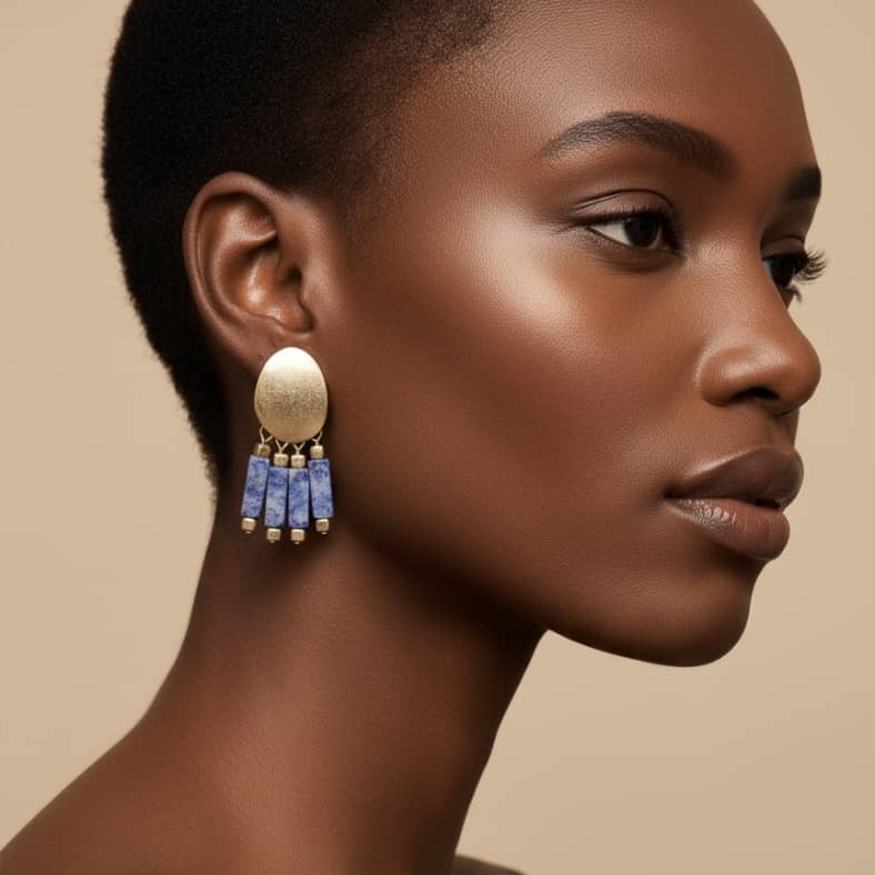 گوشواره شیک – ترکیب طلایی و آبی با طراحی مدرن