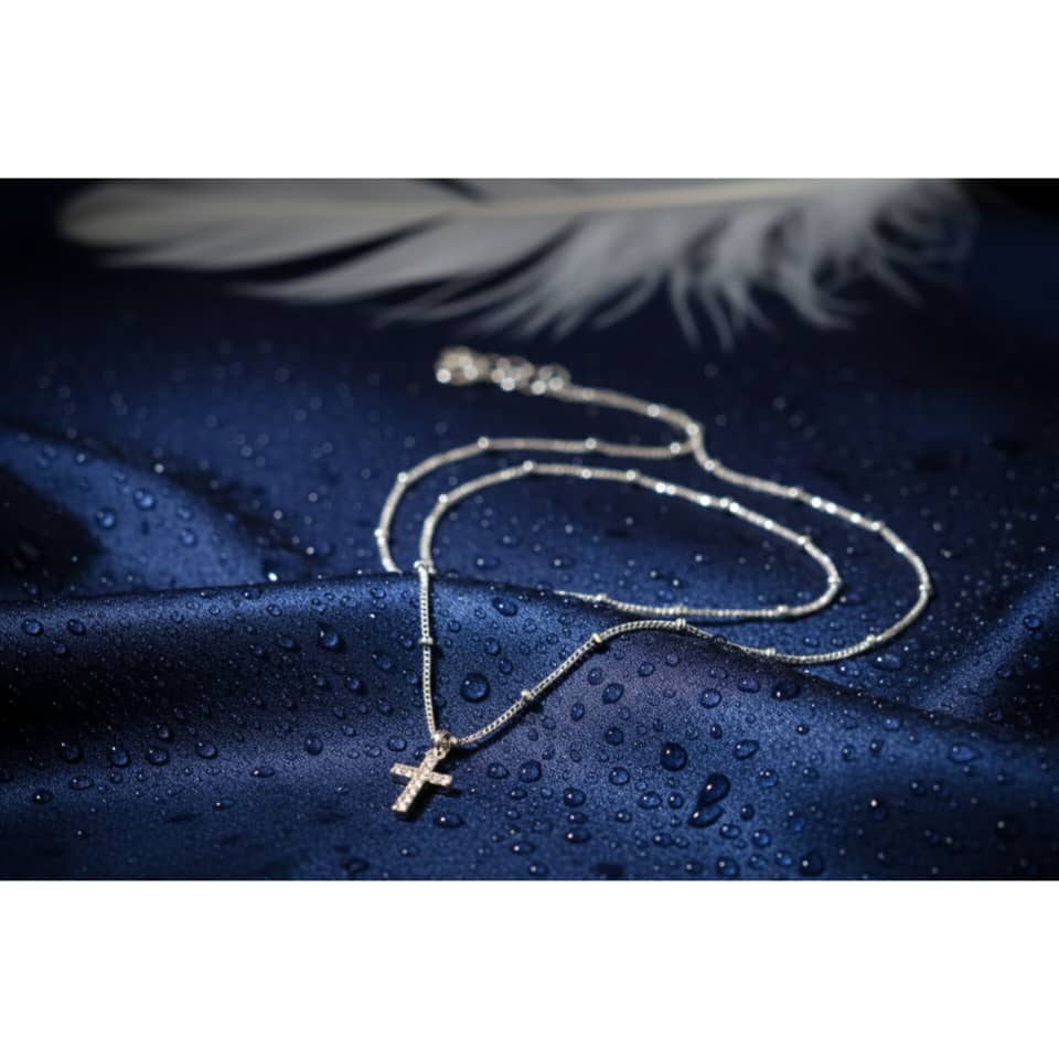 گردنبند صلیب نگین دار